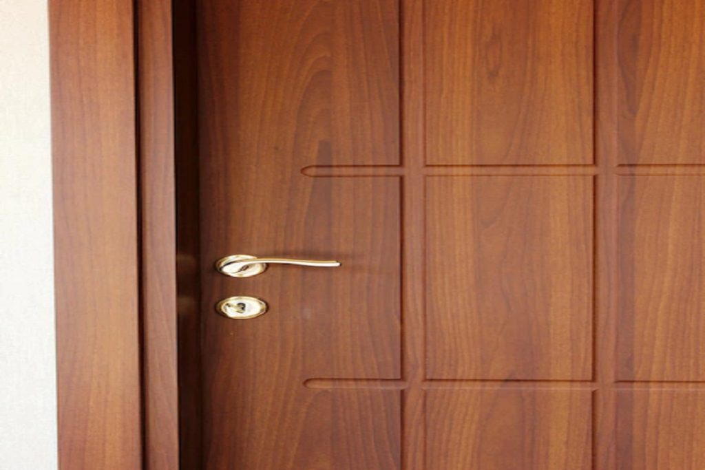 wood-door_632261-22741